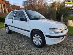Wit Gebruikt 2001 Peugeot 106 Hatchback | € 1.499 (Eerlijke prijs)