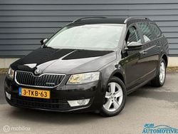 Zwart Gebruikt 2014 Skoda Octavia Business Line Stationwagen | € 5.750 (Goede deal)