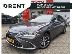 Grijs (metallic) Gebruikt 2023 Lexus ES300H Business Edition Sedan | € 41.400 (Goede deal)