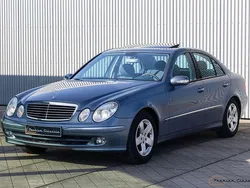 Blauw, metallic lak Gebruikt 2005 Mercedes E350 Avantgarde Sedan | € 12.950 (Iets duurder)