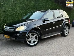 Zwart Gebruikt 2006 Mercedes 320 SUV | € 6.750 (Duur)