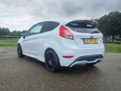 Wit Gebruikt 2015 Ford Fiesta ST Hatchback | € 10.490