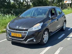 Zwart Gebruikt 2019 Peugeot 208 Signature Sky Hatchback | € 7.999 (Goede deal)
