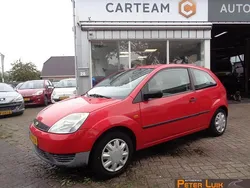 Rood Gebruikt 2005 Ford Fiesta Style Hatchback | € 1.250 (Iets duurder)