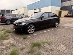 Zwart Gebruikt 2017 BMW 318 Sedan | € 13.799 (Eerlijke prijs)