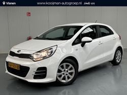 Wit Gebruikt 2015 Kia Rio Comfort Hatchback | € 7.950 (Duur)