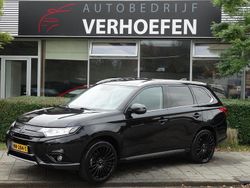 Zwart, metallic lak Gebruikt 2015 Mitsubishi Outlander P-HEV Instyle SUV | € 16.789 (Duur)