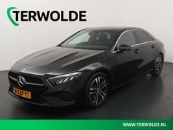 Zwart Gebruikt 2024 Mercedes A180 Business Sedan | € 34.945 (Eerlijke prijs)