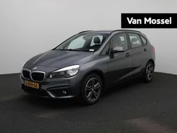 Grijs, metallic lak Gebruikt 2018 BMW 220 Active Tourer Executive MPV | € 21.900 (Eerlijke prijs)