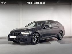 Zwart Gebruikt 2023 BMW 530e M Sport Stationwagen | € 47.900 (Eerlijke prijs)