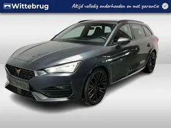 Grijs, metallic lak Gebruikt 2022 Cupra Leon VZ Stationwagen | € 26.450 (Goede deal)