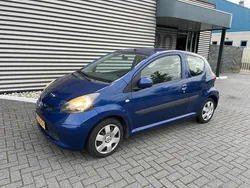 Blauw Gebruikt 2007 Toyota Aygo Hatchback | € 2.450 (Eerlijke prijs)
