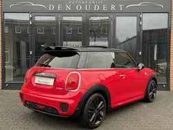 Rood Gebruikt 2017 Mini John Cooper Works Chili Hatchback | € 15.950 (Goede deal)