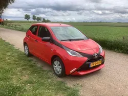 Rood Gebruikt 2017 Toyota Aygo Hatchback | € 8.500 (Eerlijke prijs)