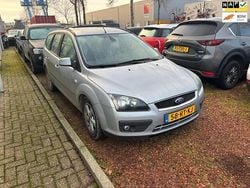 Grijs Gebruikt 2005 Ford Focus Futura Stationwagen | € 1.750 (Eerlijke prijs)