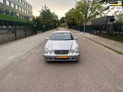 Grijs Gebruikt 2001 Mercedes E200 Classic Sedan | € 2.999