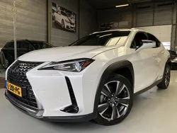 Wit Gebruikt 2021 Lexus UX SUV | € 28.450 (Eerlijke prijs)