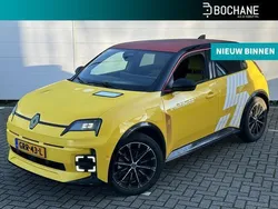 Geel Gebruikt 2024 Renault R5 Iconic Hatchback | € 31.400 (Eerlijke prijs)