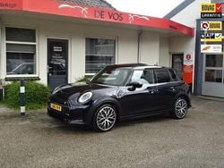 Blauw Gebruikt 2024 Mini Cooper S Hatchback | € 36.750 (Goede deal)