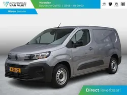 Gris artense Nieuw 2024 Peugeot Partner Comfort MPV | € 21.995 (Iets duurder)