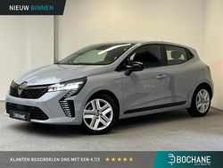 Gris rafale (kqj) Gebruikt 2023 Renault Clio V Evolution Hatchback | € 20.900 (Eerlijke prijs)