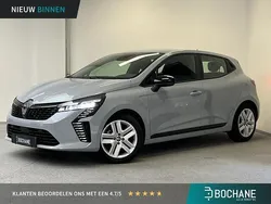 Gris rafale (kqj) Gebruikt 2023 Renault Clio V Evolution Hatchback | € 21.900 (Eerlijke prijs)