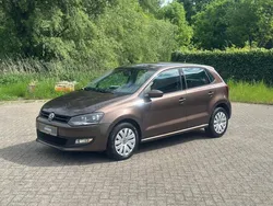 Bruin Gebruikt 2014 VW Polo Comfortline Hatchback | € 8.499 (Goede deal)