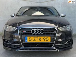 Zwart, metallic lak Gebruikt 2014 Audi A3 S-Line Sedan | € 23.995 (Eerlijke prijs)