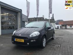 Zwart Gebruikt 2014 Fiat Punto Street Hatchback | € 4.450 (Eerlijke prijs)