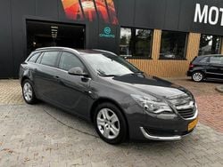 Grijs (metallic) Gebruikt 2015 Opel Insignia Edition Stationwagen | € 9.950