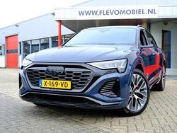 Blauw (metallic) Gebruikt 2023 Audi Q8 e-tron S-Line SUV | € 54.950