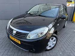 Zwart Gebruikt 2009 Dacia Sandero Lauréate Hatchback | € 1.499 (Goede deal)