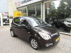 Bruin Gebruikt 2014 Opel Agila Hatchback | € 7.900 (Duur)