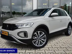 Grijs Gebruikt 2024 VW T-Roc Life SUV | € 30.900 (Goede deal)