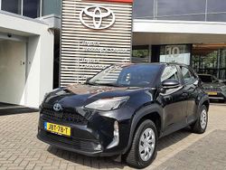 Zwart Gebruikt 2024 Toyota Yaris Cross Business Edition SUV | € 24.900 (Eerlijke prijs)