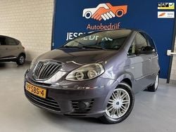 Grijs (metallic) Gebruikt 2011 Lancia Musa Gold MPV | € 4.750 (Eerlijke prijs)