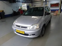 Grijs Gebruikt 2001 Honda Logo Hatchback | € 2.450