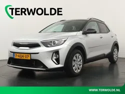 Grijs Gebruikt 2022 Kia Stonic SUV | € 18.900 (Eerlijke prijs)
