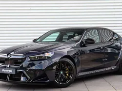 Zwart, metallic lak Gebruikt 2025 BMW M5 Comfort Edition Sedan | € 167.950