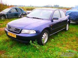 Blauw Gebruikt 1995 Audi A4 Sedan | € 1.750