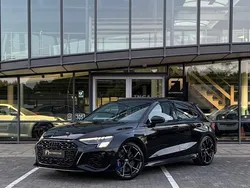 Zwart, metallic lak Gebruikt 2022 Audi RS3 Sportback Business Hatchback | € 76.800 (Duur)