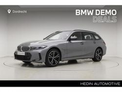 Grijs Gebruikt 2024 BMW 330e M Sport Stationwagen | € 43.895 (Super prijs)