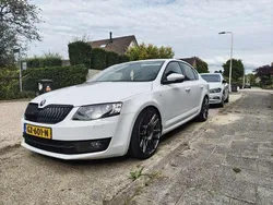 Wit Gebruikt 2015 Skoda Octavia Sedan | € 14.000 (Duur)
