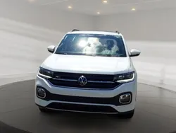Wit Gebruikt 2023 VW T-Cross R-line SUV | € 30.021 (Eerlijke prijs)
