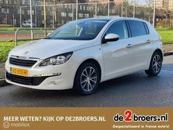 Wit Gebruikt 2016 Peugeot 308 Style Hatchback | € 8.300 (Eerlijke prijs)