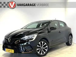 Zwart Gebruikt 2021 Renault Clio V Zen Hatchback | € 12.440 (Eerlijke prijs)