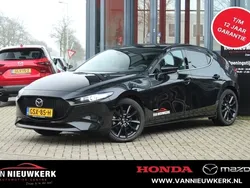 Jet black (zwart mica) Gebruikt 2024 Mazda 3 Exclusive-Line Hatchback | € 33.900 (Duur)