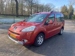 Oranje Gebruikt 2012 Peugeot Partner Tepee Active MPV | € 2.150