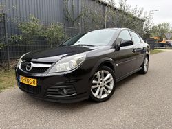 Zwart Gebruikt 2009 Opel Vectra Executive Hatchback | € 4.750