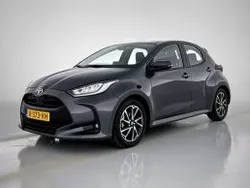 Grijs, metallic lak Gebruikt 2024 Toyota Yaris Hatchback | € 23.445 (Eerlijke prijs)